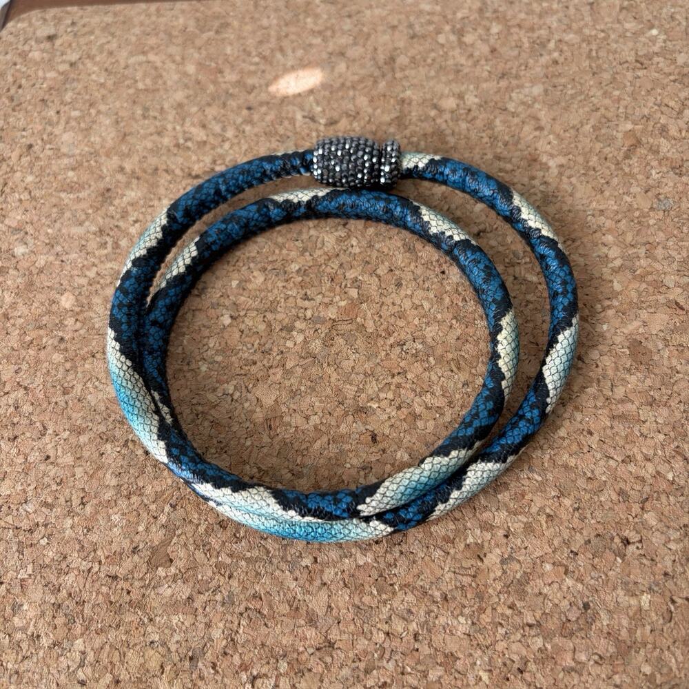 Unbranded Snake Print Leather Wrap Bracelet/necklace, magnetic, blue, stylish
